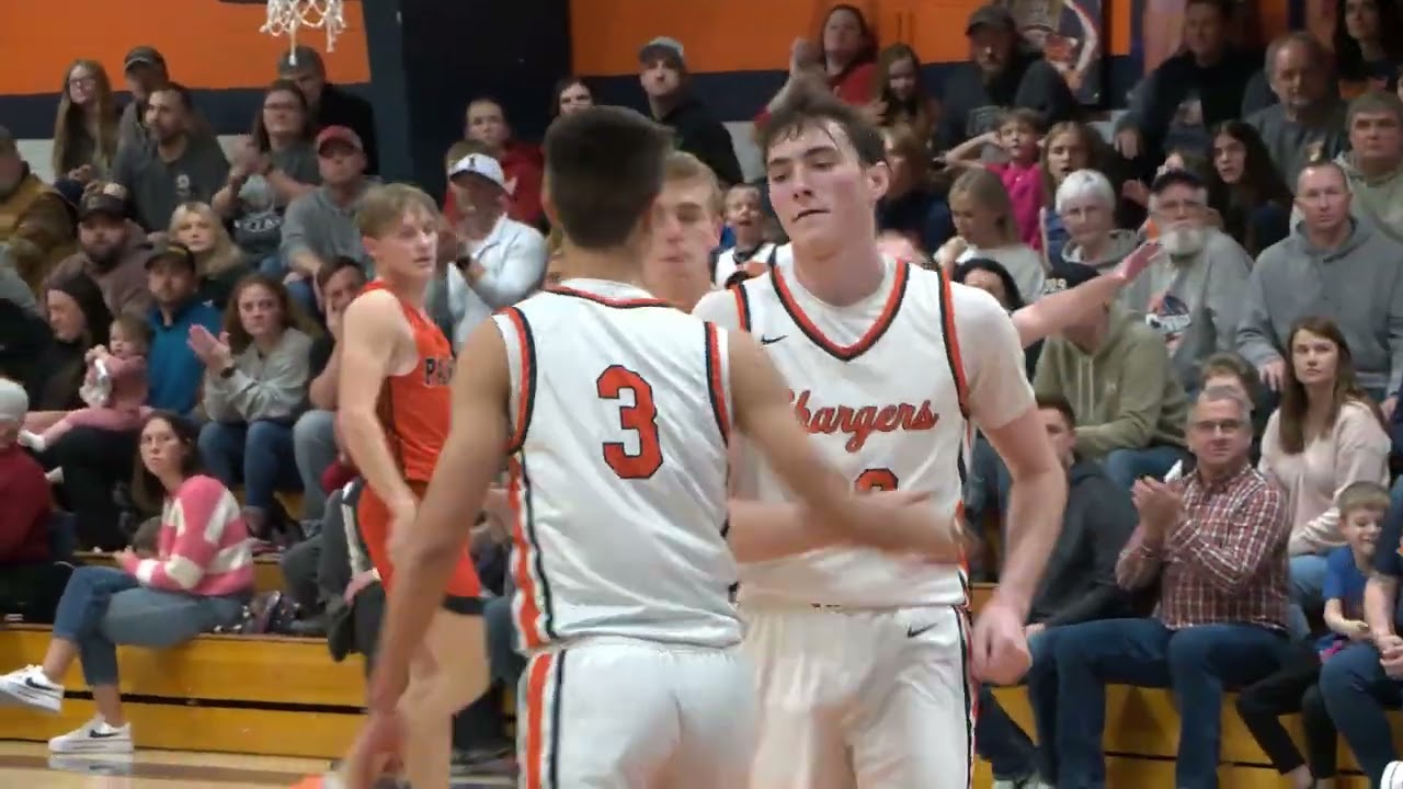 Illini West puts clamps on Palmyra