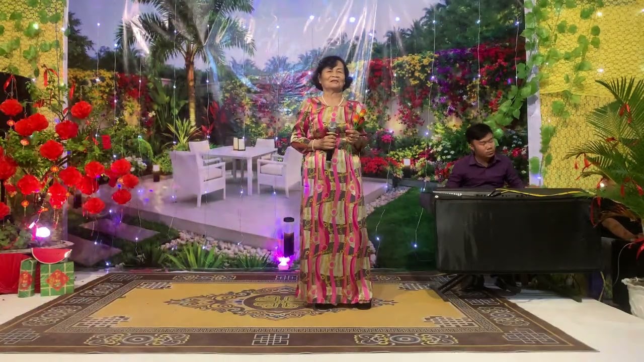 Tieng hat hau phuong..tb ngoc giau