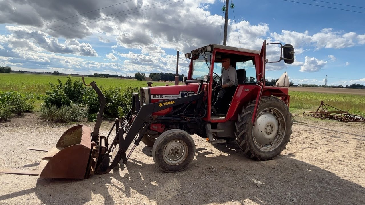 Köp Traktor Massey Ferguson 575 D Med lastare och dubbelmontage på Klaravik