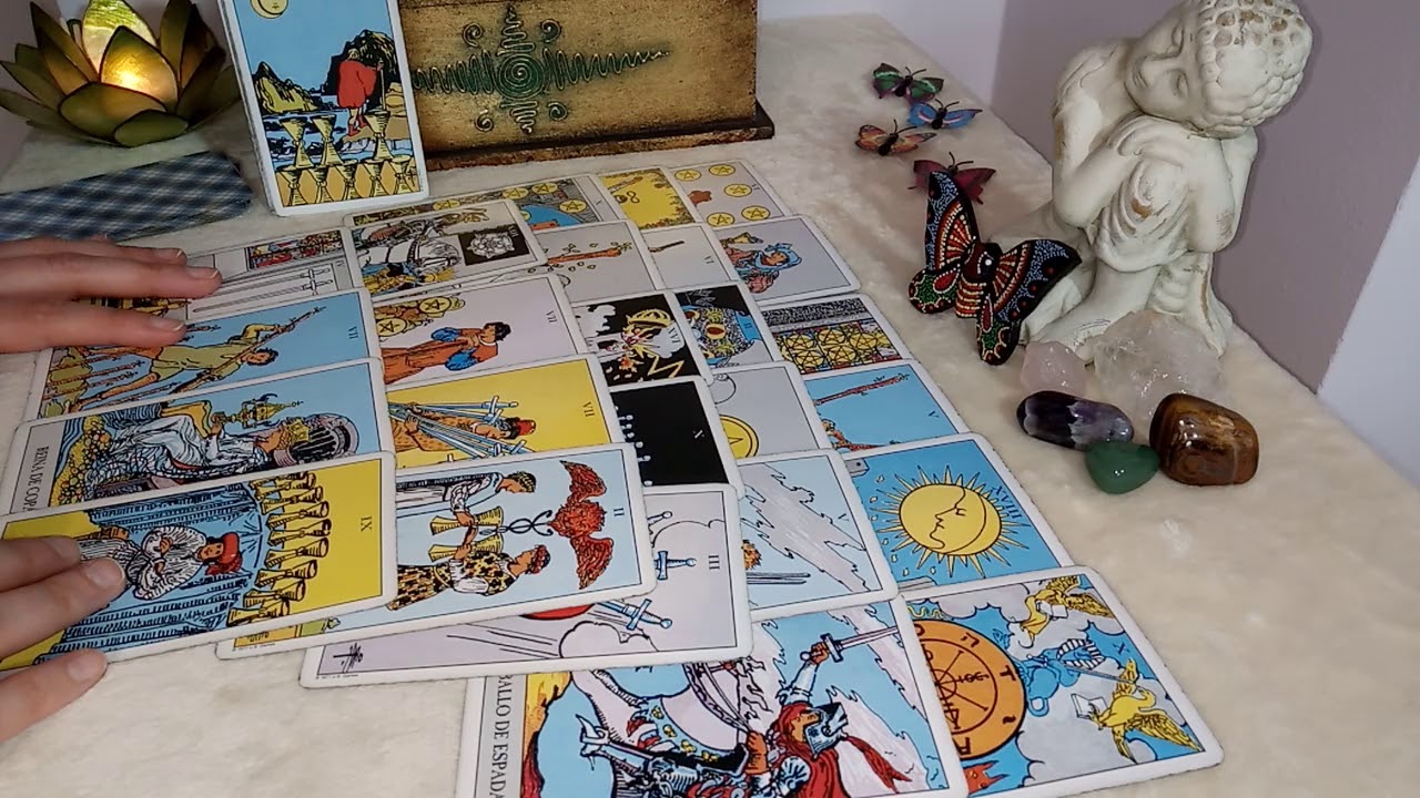 🦋¿Qué intenciones tiene conmigo? 🦋 Tarot interactivo.