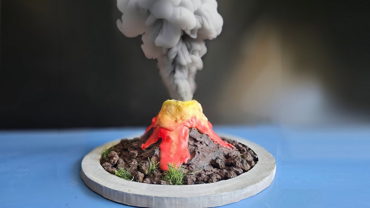 طريقة عمل مجسم البركان بطريقه سهلة وجميلة  🌋How to make a volcano model