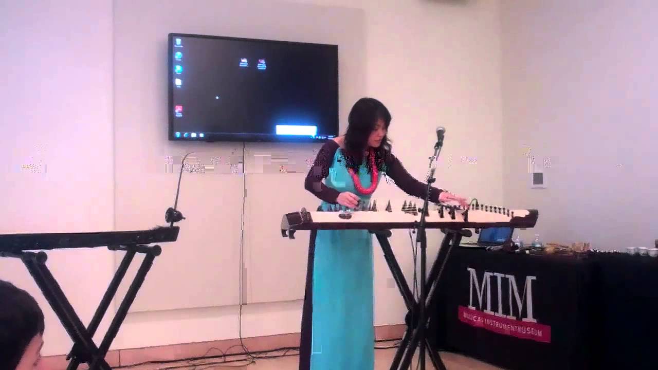 Dan Tranh (Vietnamese 16-strings Zither) Van-Anh Vo at the MIM