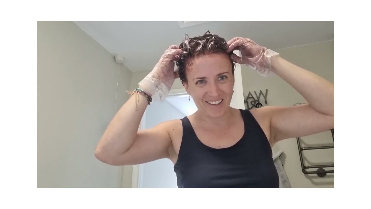 Application & review of Loreal casting creme gloss in Amber 645