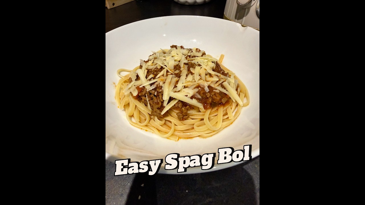 Easy Spaghetti Bolognese Recipe (Family Favorite)