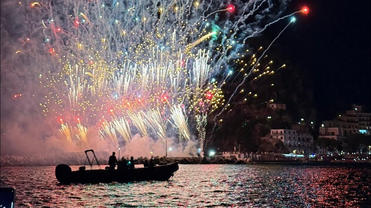 Cetara 2025 i meravigliosi fuochi d'artificio di San Pietro