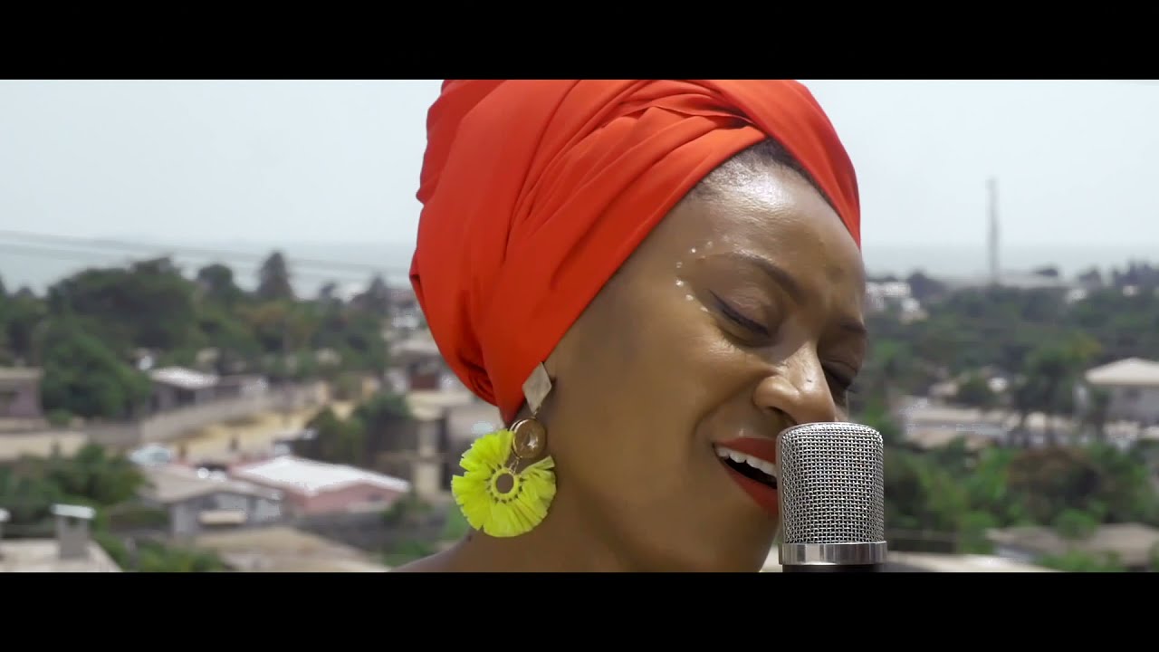 Cilia jules chante la Congolaise ( Hymne Nationale de la République du Congo)