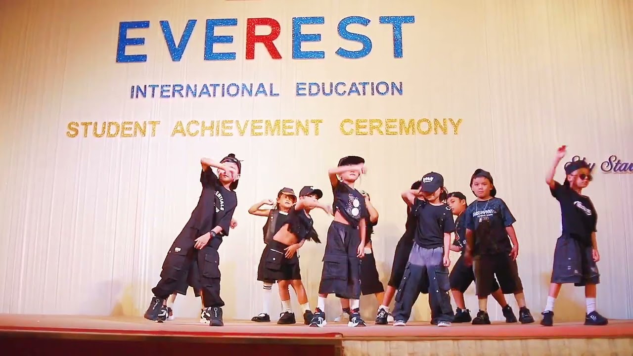 Dance Performance - We will rock you