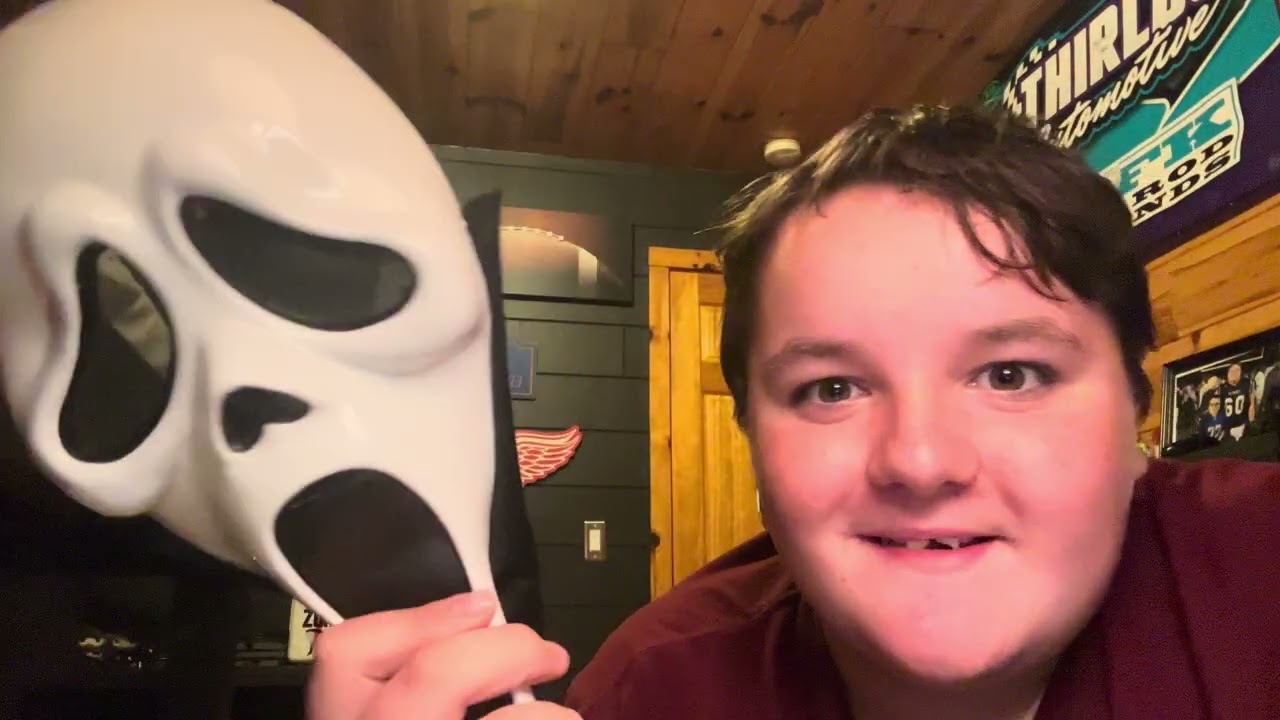 Ghostface Halloween costume review ￼