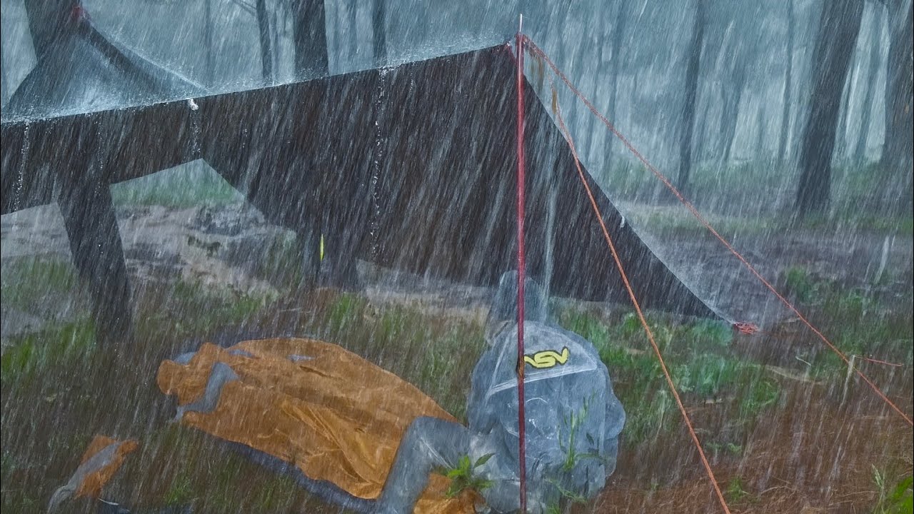 TERRIBLE THUNDERSTORM ⛈️ CAMPING IN A POWERFUL THUNDERSTORM 💯