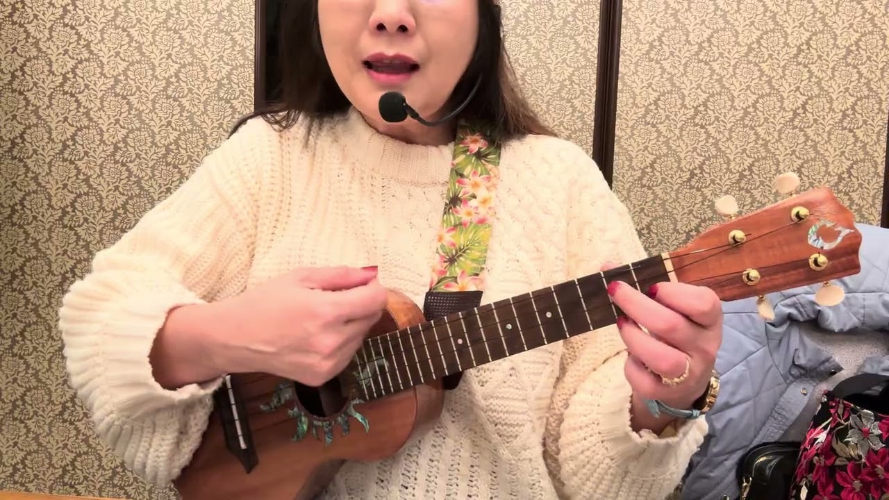 笑ったり転んだり　ウクレレ弾き語り舞花
