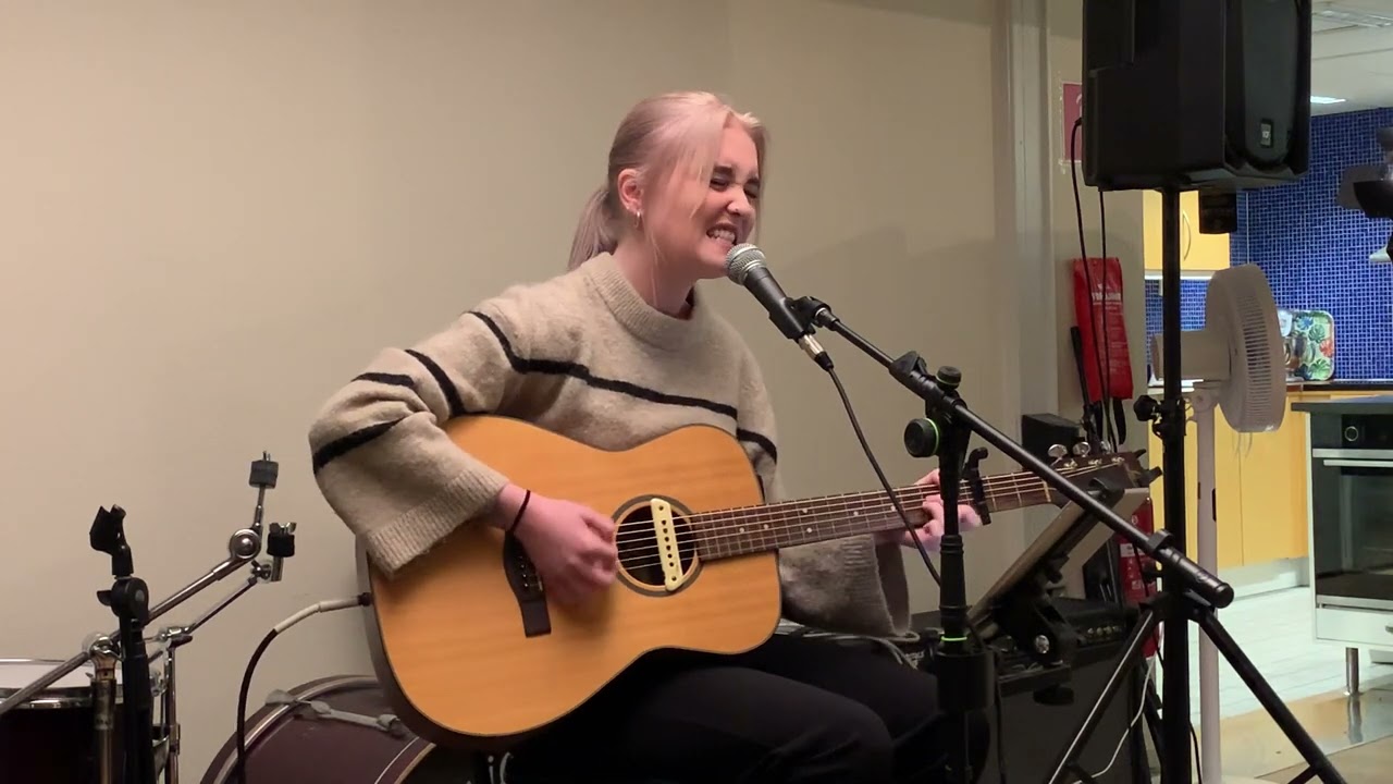 Ume&aring; Live - Saga Milton 