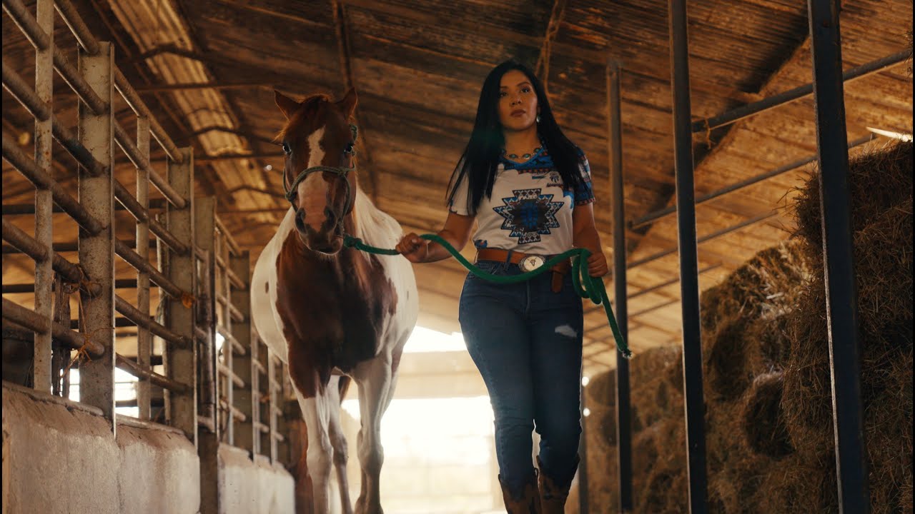Yohana Bernal - Llanera de corazón (VIDEO OFICIAL)