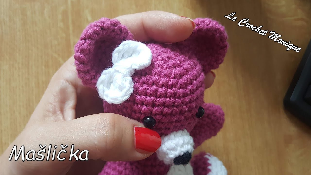 H&aacute;čkovan&aacute; ma&scaron;lička/Little crochet bow (US crochet term)