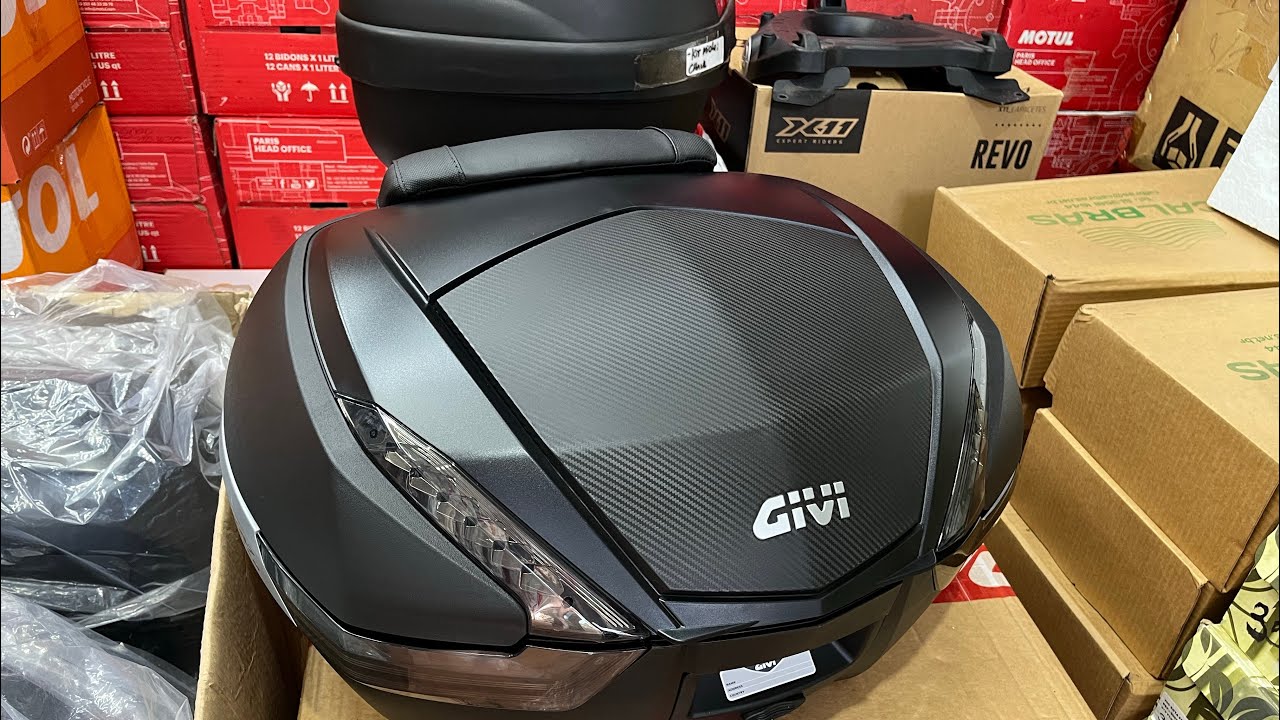 Instalação encosto de baú GIVI