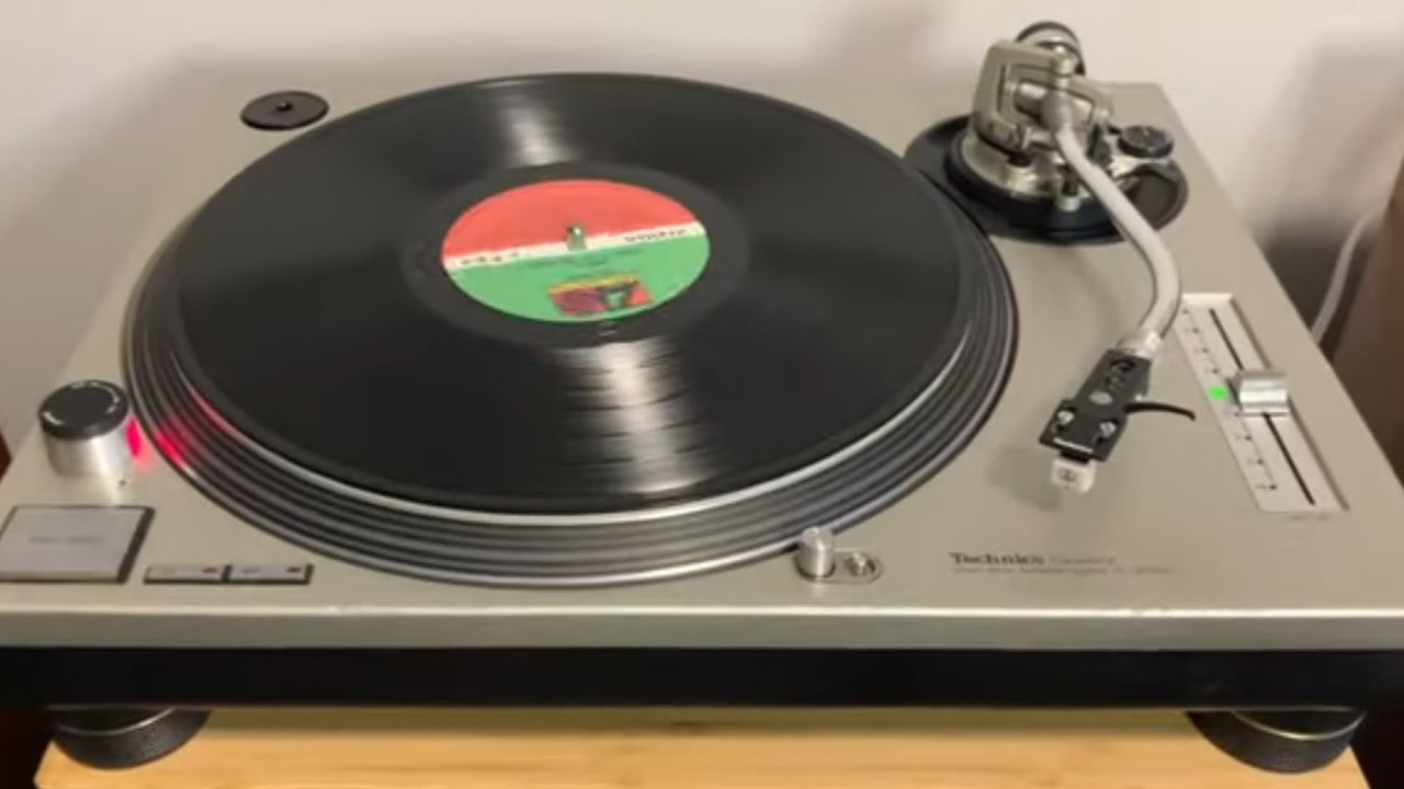 Technics SL-1200 MK2 Turntable (Japan)