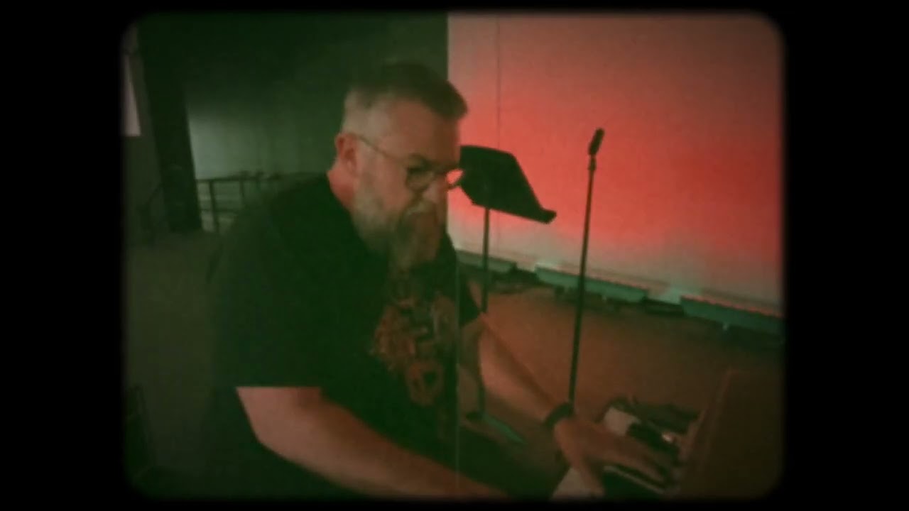 Matt Magarahan singing She&rsquo;s The One by Robbie Williams