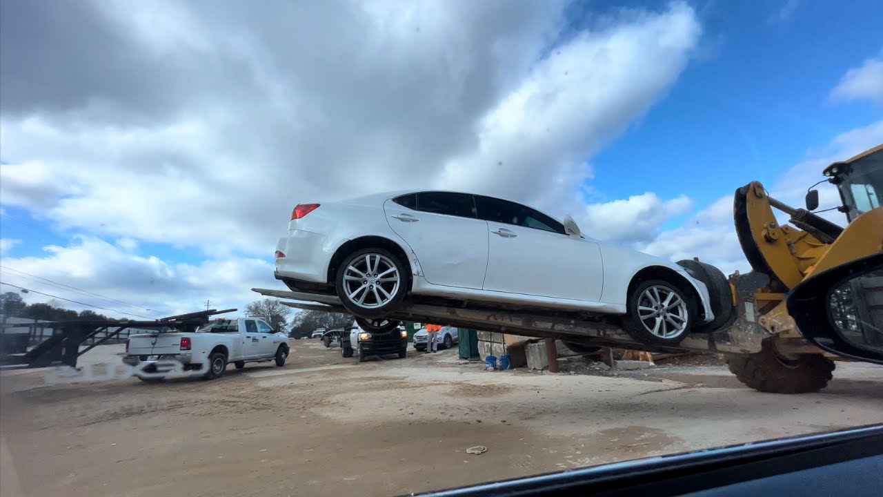 I WENT TO A WHOLE NEW COPART TO CHECK OUT THIS LEXUS IS350 & THIS HAPPENED!