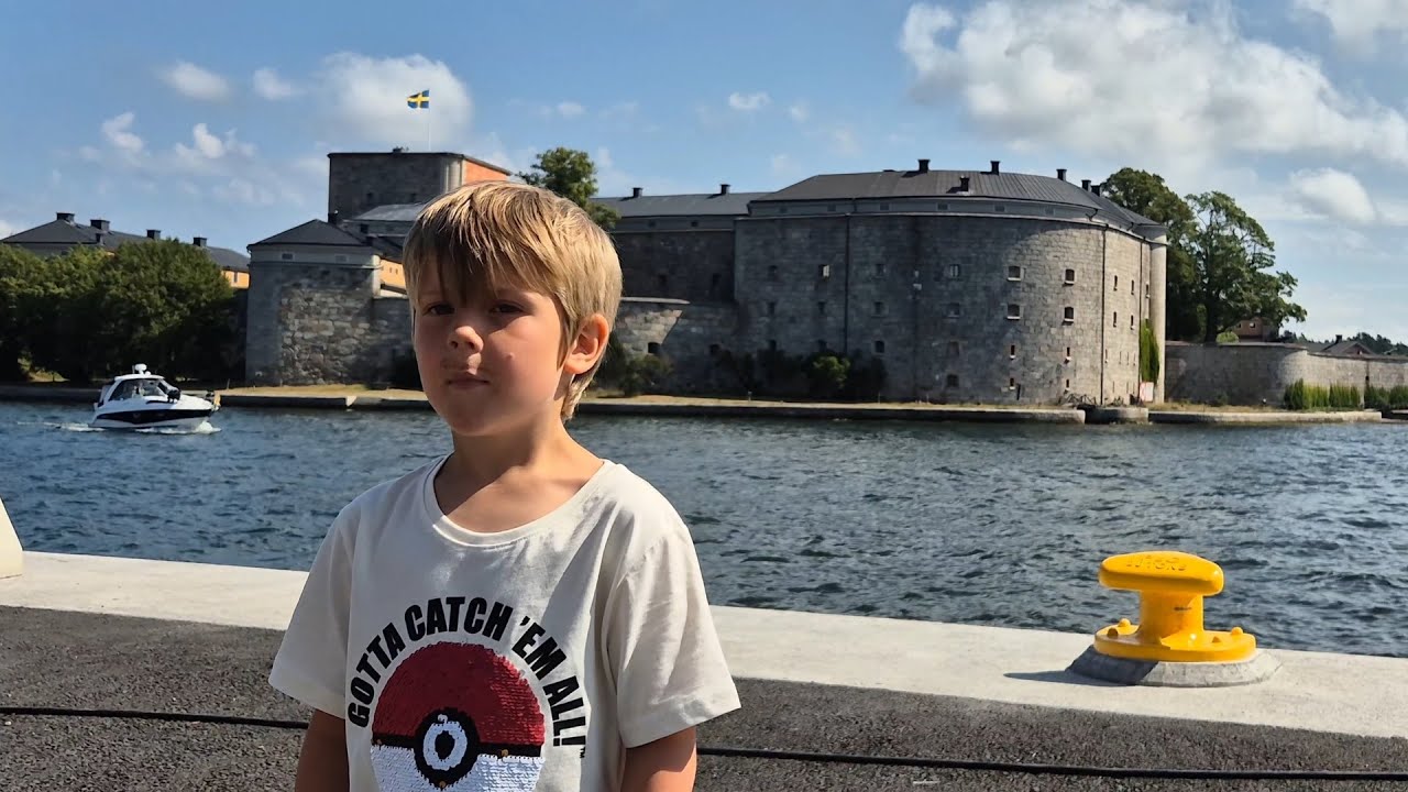 Åker till Waxholms Kastell med familjen