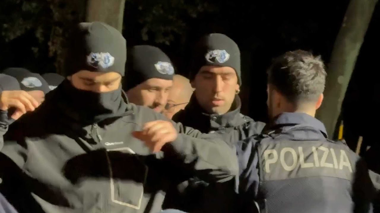 Lazio - Real Sociedad, villa Borghese blindata e tifosi perquisiti prima di salire sui bus