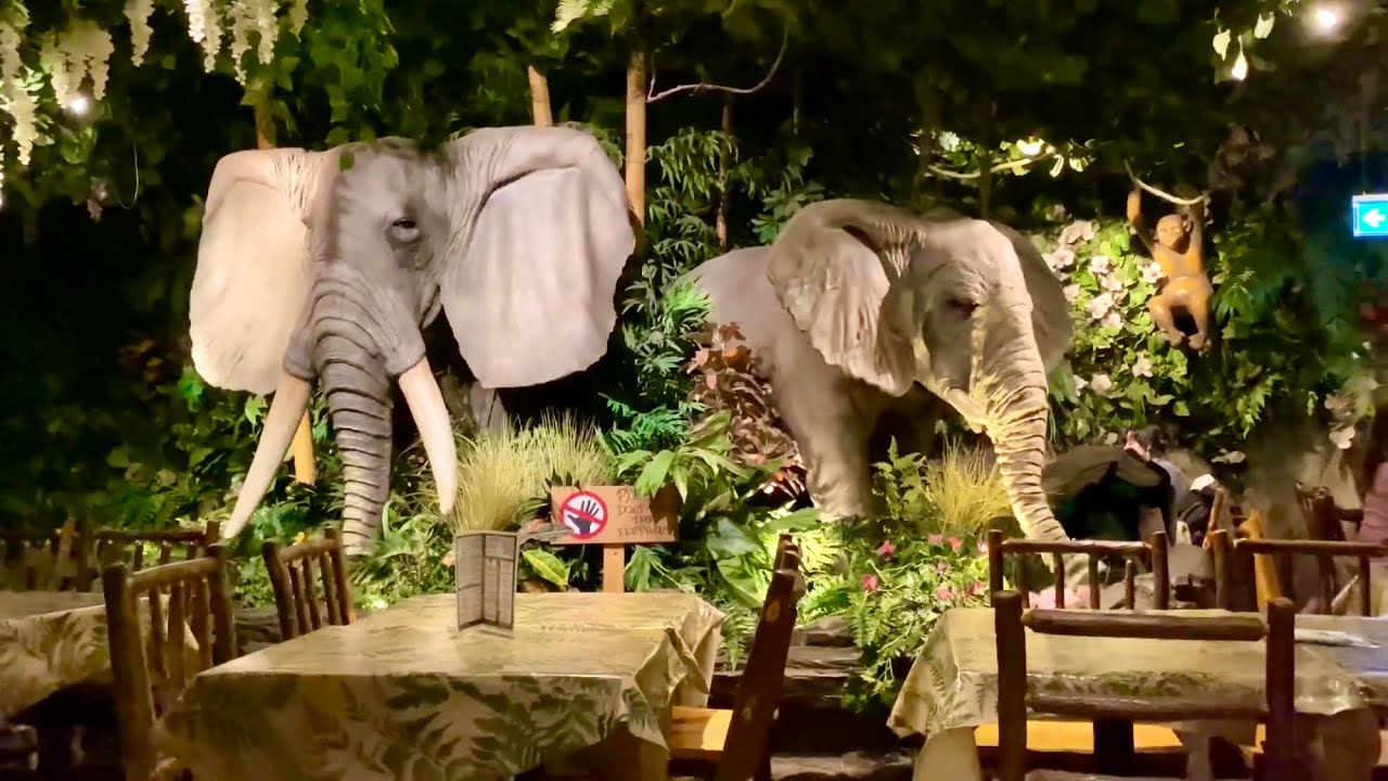 Rainforest Cafe with jungle theme in London |4K|