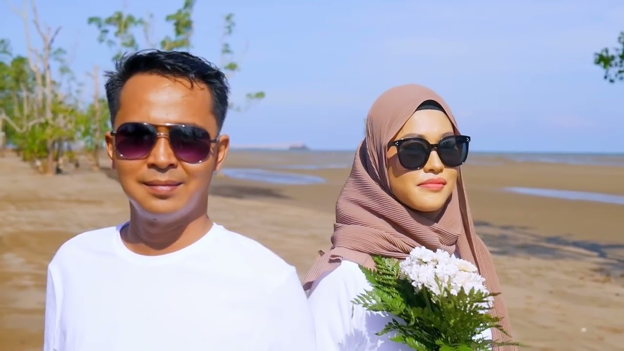 Prewedding Amel & Dony at Ambalat Beach
