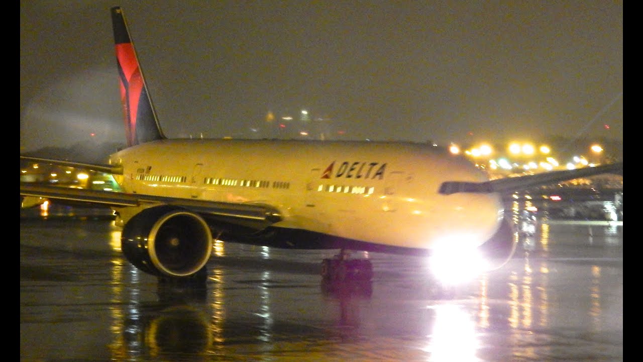 Delta Airlines Boeing 777-232LR pushback, taxi, and takeoff at Atlanta International (KATL)