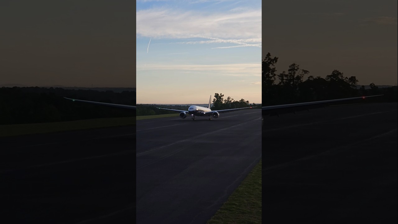 perfect landing of the Boeing 777X #boeing777x #rc #aviation #ramyrc