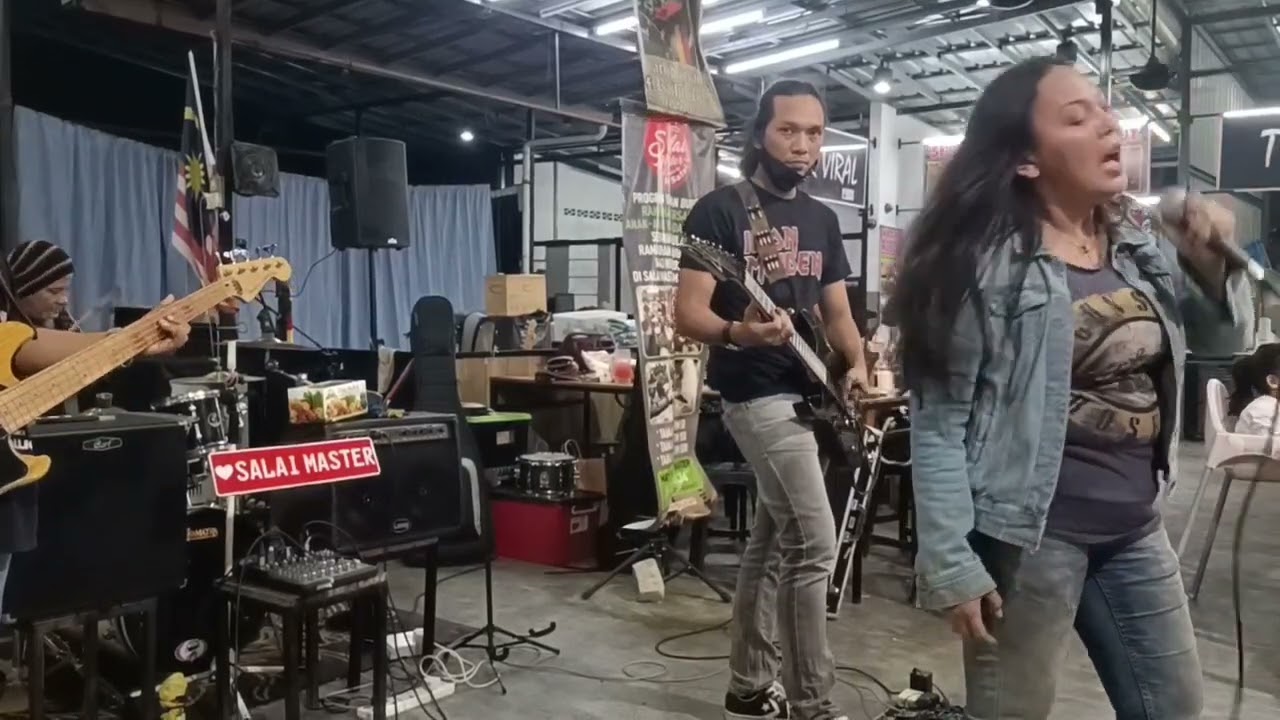 Gadis misteri cover by Pat candy,ijan sweetchild,lan Taroo & Archid drummer Ekamatra