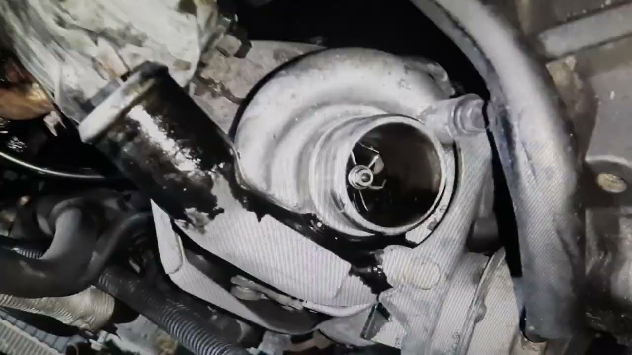ROTURA de TURBO por PCV obstruida, se pudo haber EVITADO ,el MOTOR venía AVISANDO
