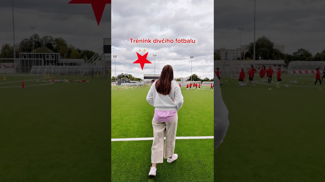 Tr&eacute;nink d&iacute;vč&iacute;ho fotbalu Slavia ❤️ Neskutečn&yacute; z&aacute;žitek, děkuji Persil, že podporujete d&iacute;vč&iacute; fotbal. Ad