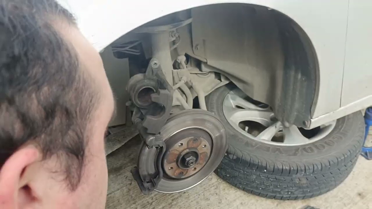 Citroen Celysee  Cambio  de pastillas de freno.