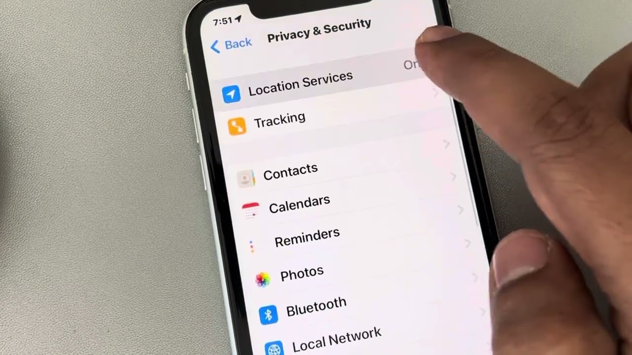 Location arrow on iPhone won't go away - Fix