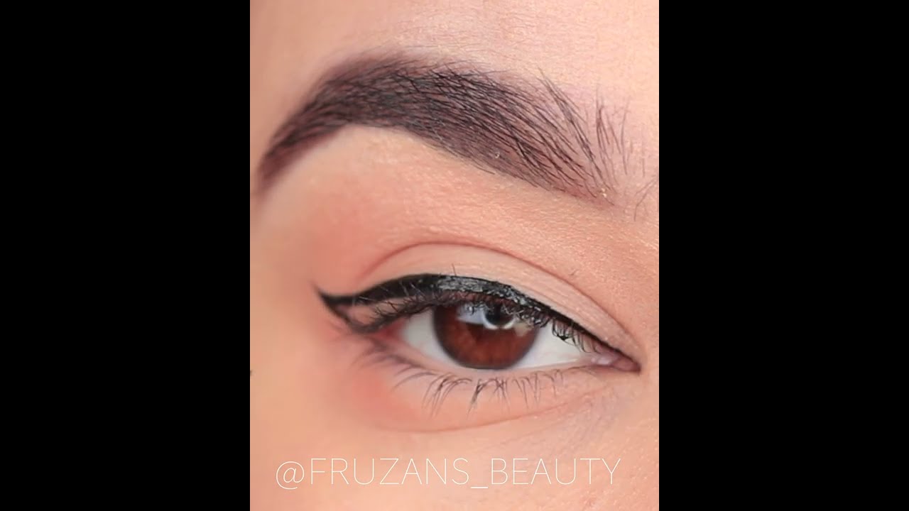 HOW TO: Apply Liquid Eyeliner For Beginners