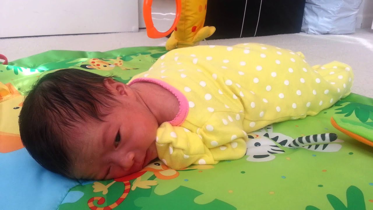 1 week old baby tummy time