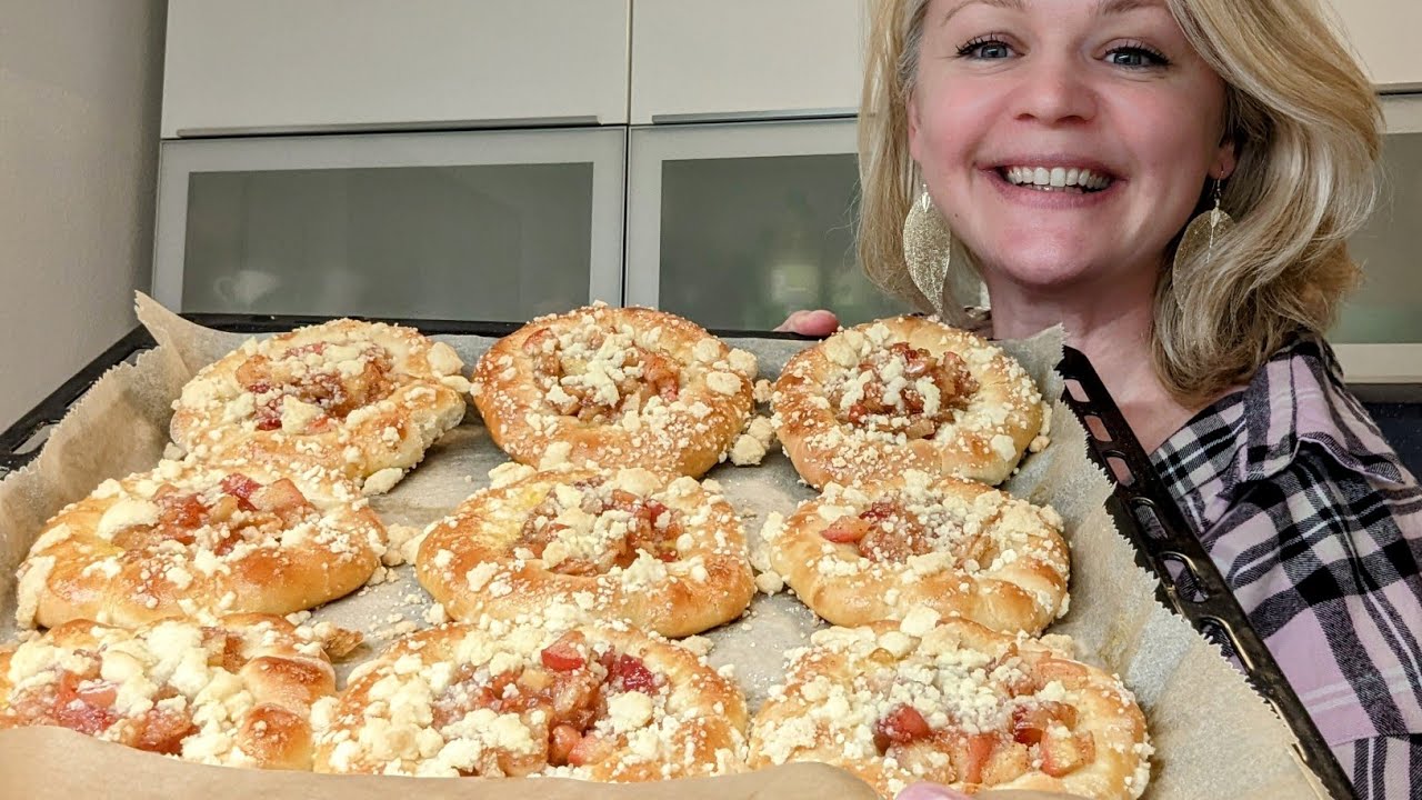 Ruck-Zuck waren die Apfeltaler weg! Weicher Hefeteig und Streusel 😋