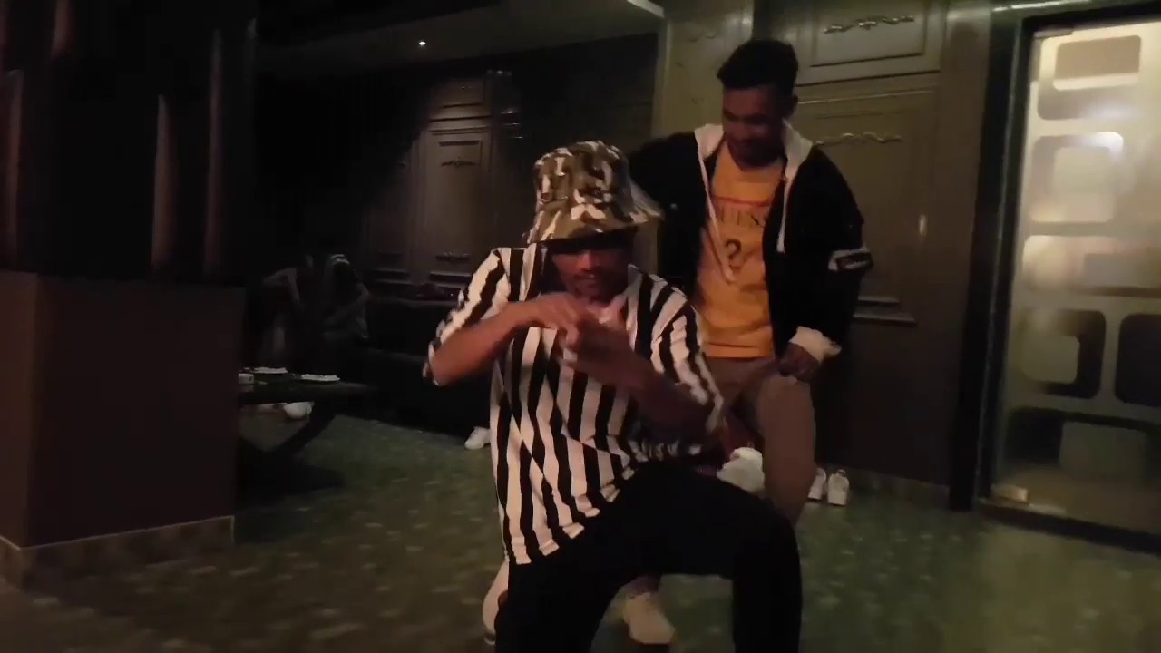 D insectz Crew _Freestyle fun moment _Tere ban jaunga song