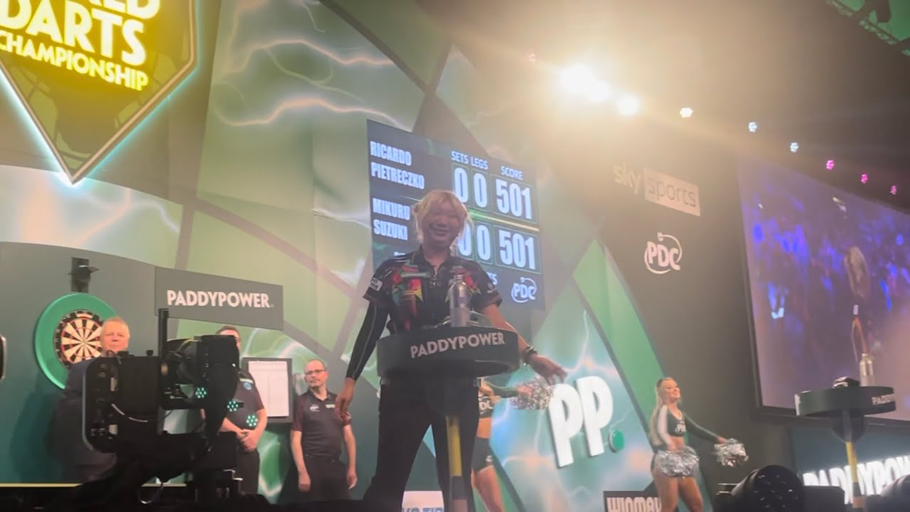 Mikuru Suzuki Baby Shark at the Darts ! #babyshark #darts 