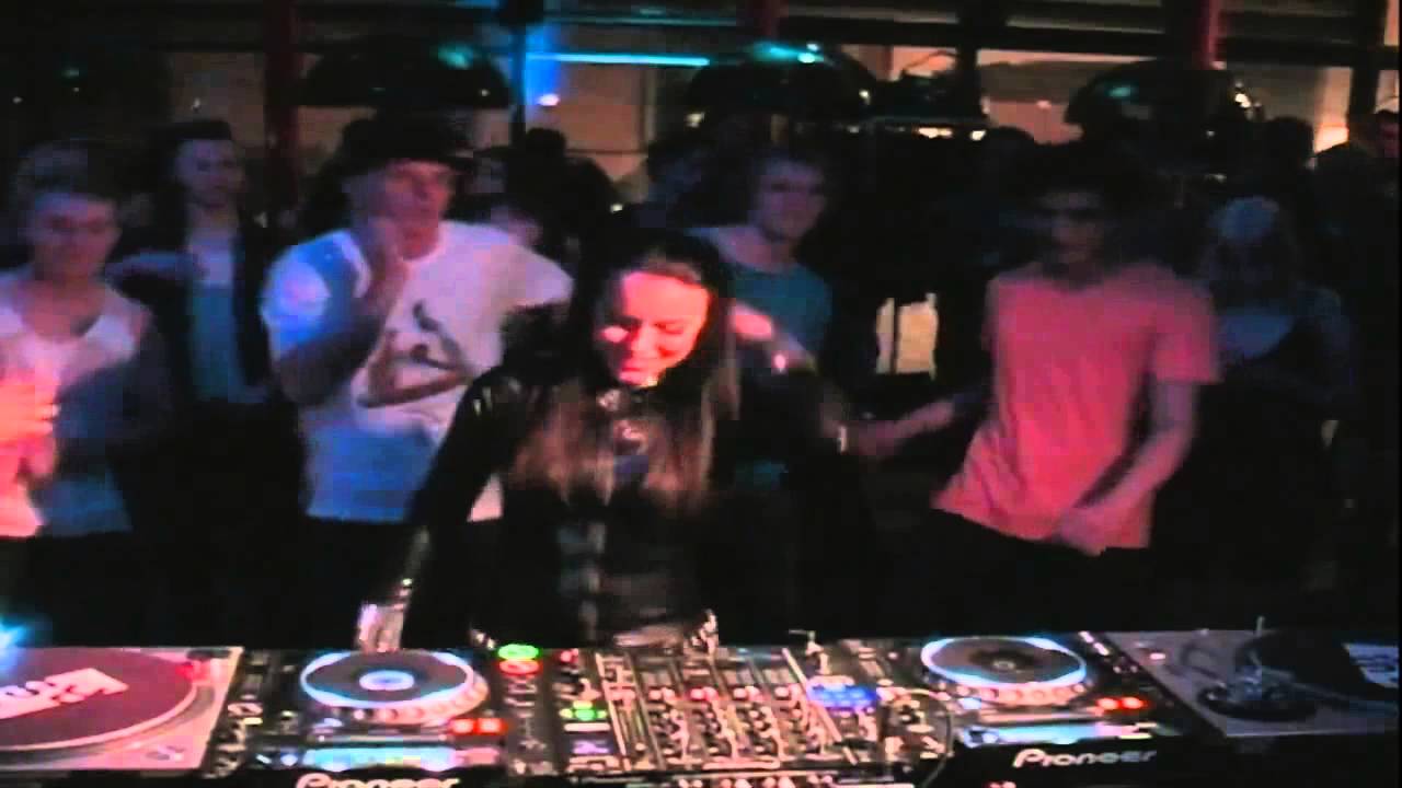 Milla Lehto @ Room Service 21.12.2013
