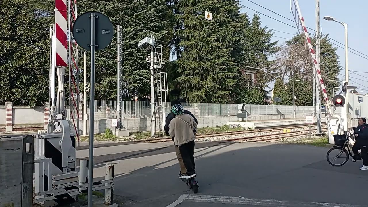 Passaggio a livello di via Monte Grappa - Galliate