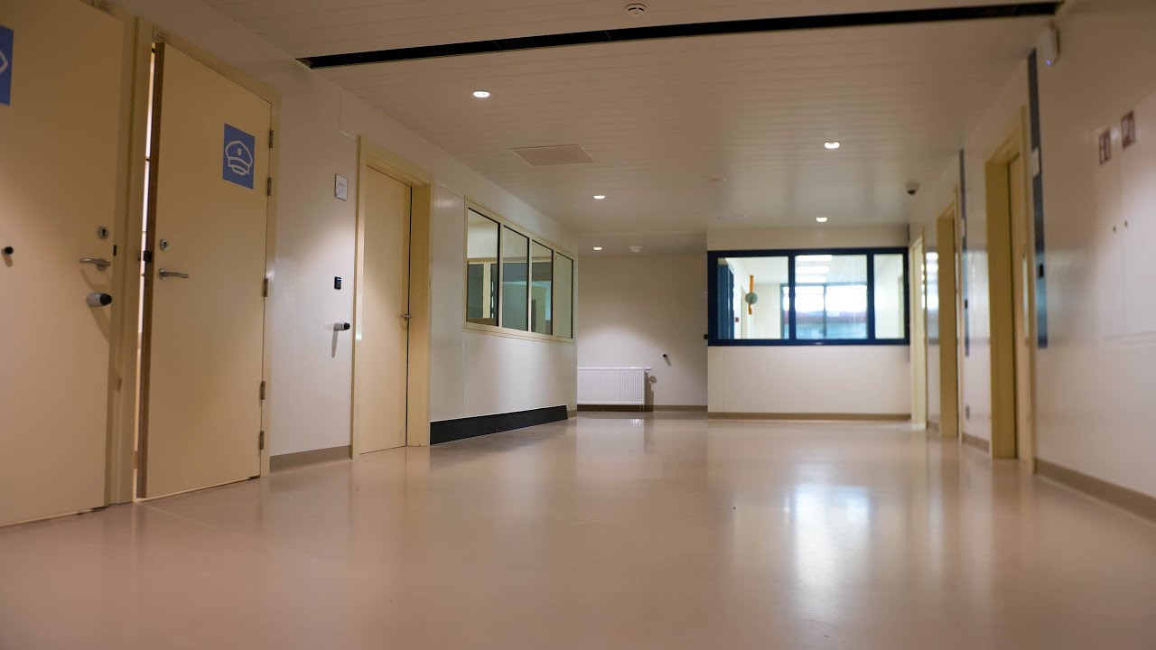 Gevangenis Haren voorzien van vloeren in polyurethaanhars door EMS Floor Belgium