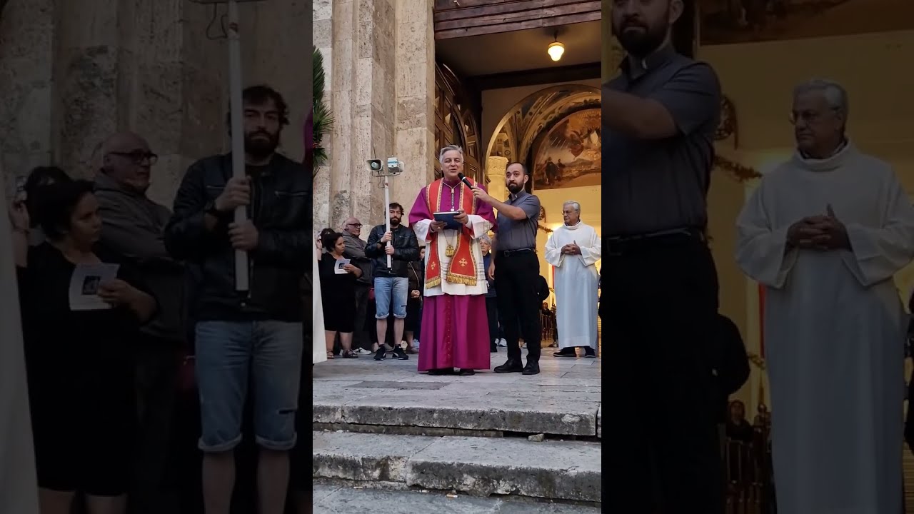 Ascoli Piceno, festa in onore di Sant'Emidio, benedizione del basilico sul sagrato della Cattedrale