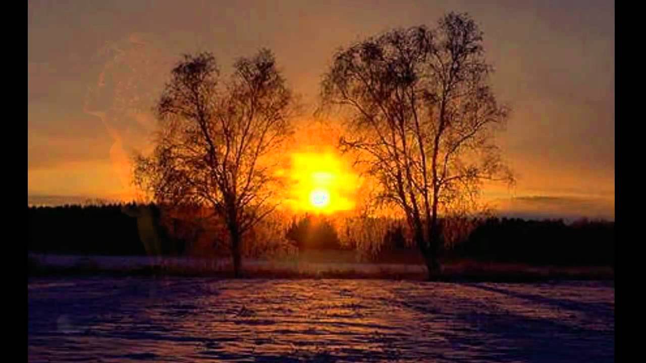 Ein Mädchen mit hellblauen Augen.mp4