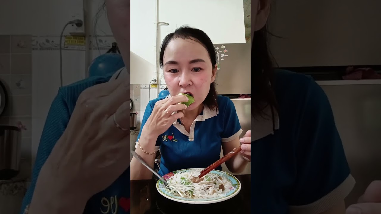 Ăn bún thịt xá xíu #mucbang #mukbang #trending 