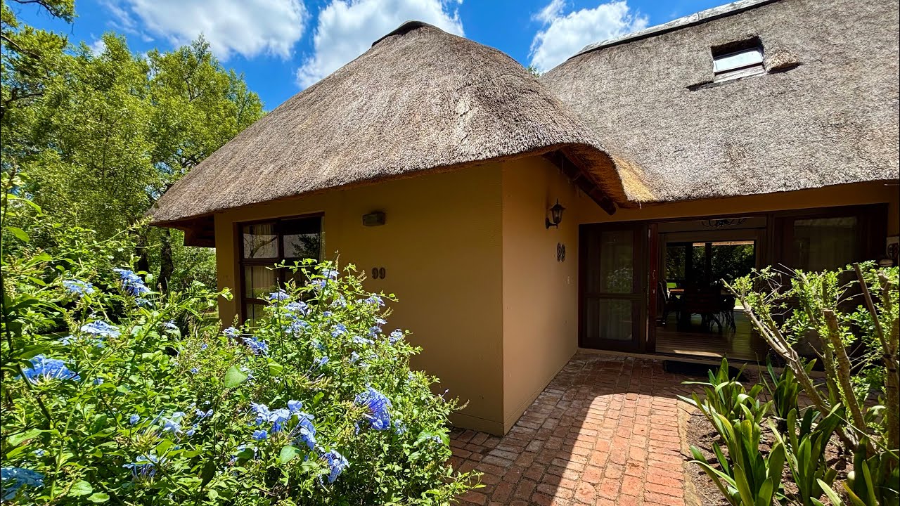 Charming Retreat For Sale in Lakeland Estate, Hartbeespoort Dam