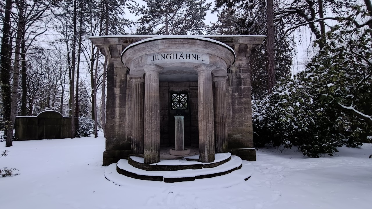 Südfriedhof Leipzig Verschneit im Winter ❄️❄️ Größter Friedhof im Winterschlaf - Eis und Schnee
