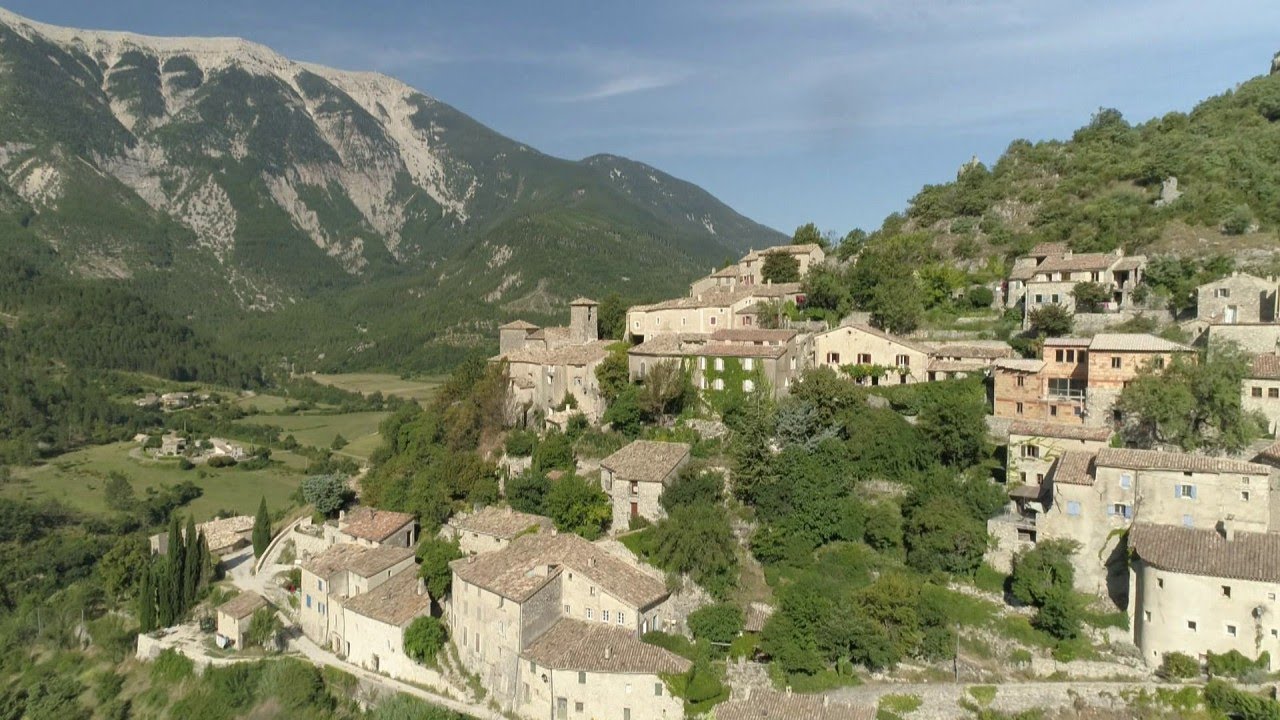 Brantes, le village suspendu en face du mont Ventoux - Météo à la carte