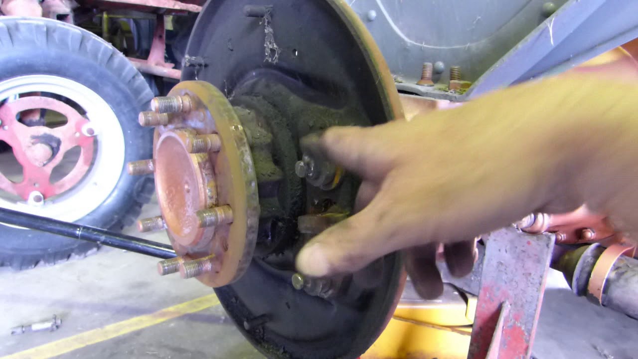 Ferguson FE35 Grey and Gold Restoration Part 2 Rear Axles and Brakes