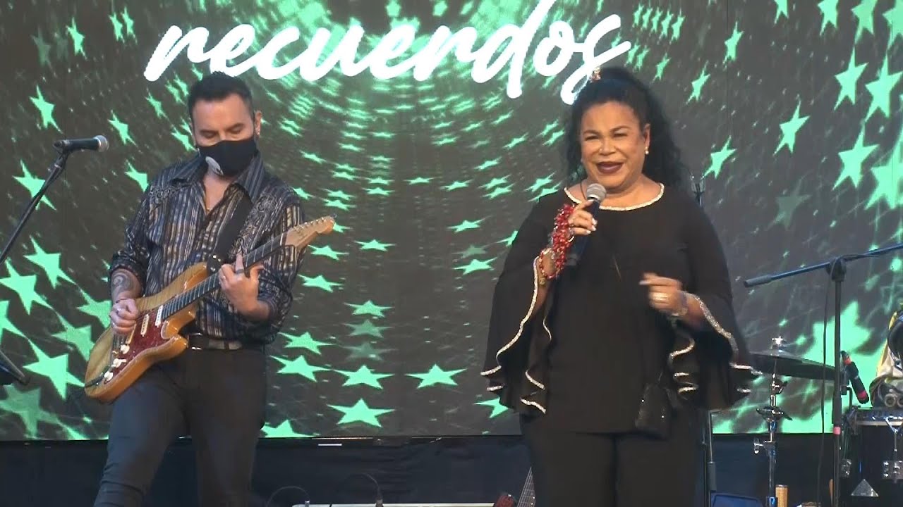 Eva Ayll&oacute;n - R&iacute;o verde