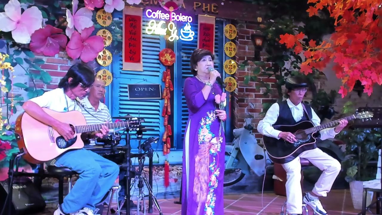 Tình nồng cháy - Sáng tác: Nhạc Ngoại - Lời Việt: Anh Bằng  - Trình bày : Phi Long