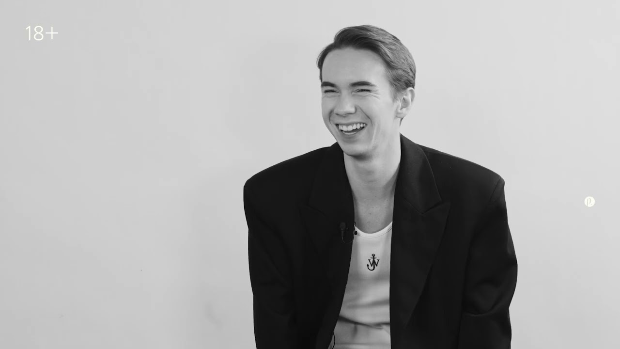 Нужны ли оценки в школах? Отвечает актер Денис Власенко #KOMPAN500страницОТВЕТОВ